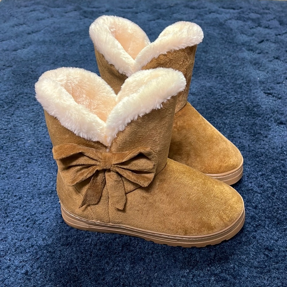 Brown furry boots with bow NEVER WORN